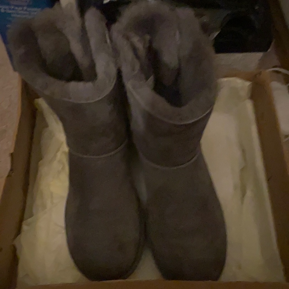 Authentic UGG Bailey Boots